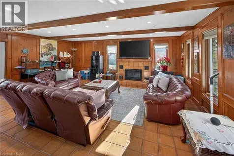 233 Green Mountain Road East Stoney Creek ON L8J 2Z5
