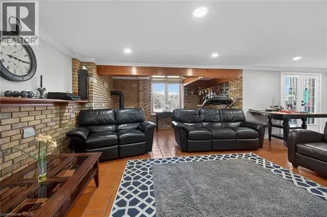 233 Green Mountain Road East Stoney Creek ON L8J 2Z5