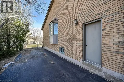 233 Green Mountain Road East Stoney Creek ON L8J 2Z5