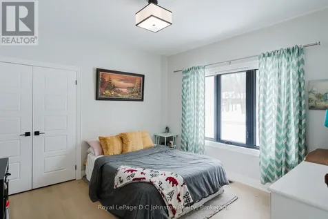 167 Alexandria Street Georgian Bluffs ON N4K 0G2