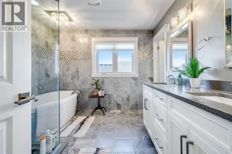 35 Augusta Drive Leamington ON N8H 0C7