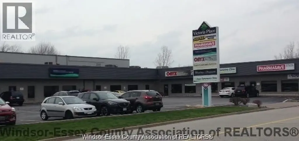 35 Victoria Essex ON N8M 1M5