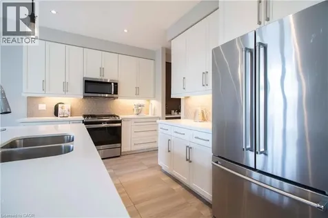 19 Secinaro Avenue Ancaster ON L9G 0C6