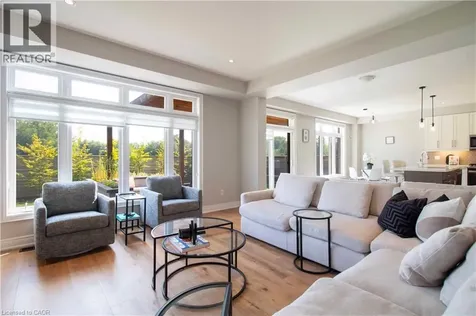 19 Secinaro Avenue Ancaster ON L9G 0C6