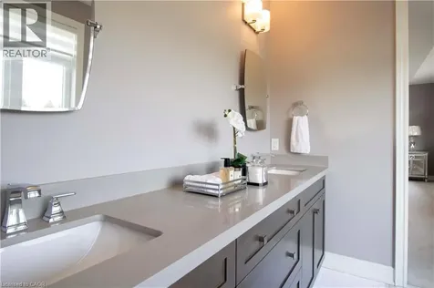 19 Secinaro Avenue Ancaster ON L9G 0C6