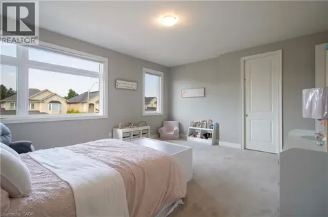 19 Secinaro Avenue Ancaster ON L9G 0C6