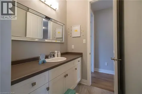 19 Secinaro Avenue Ancaster ON L9G 0C6