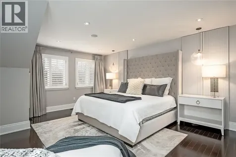 234 Brookfield Avenue Burlington ON L7N 1T8