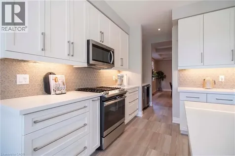 19 Secinaro Avenue Ancaster ON L9G 0C6