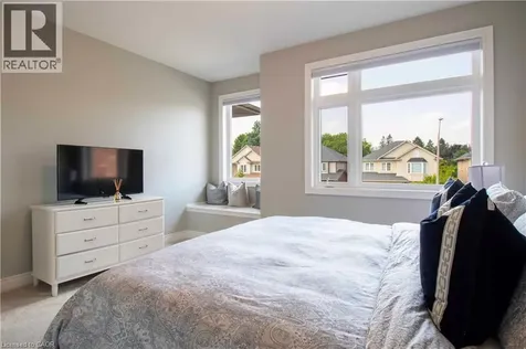 19 Secinaro Avenue Ancaster ON L9G 0C6