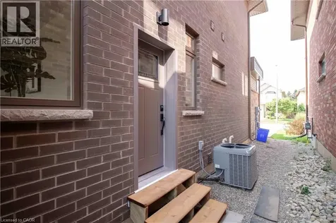 19 Secinaro Avenue Ancaster ON L9G 0C6