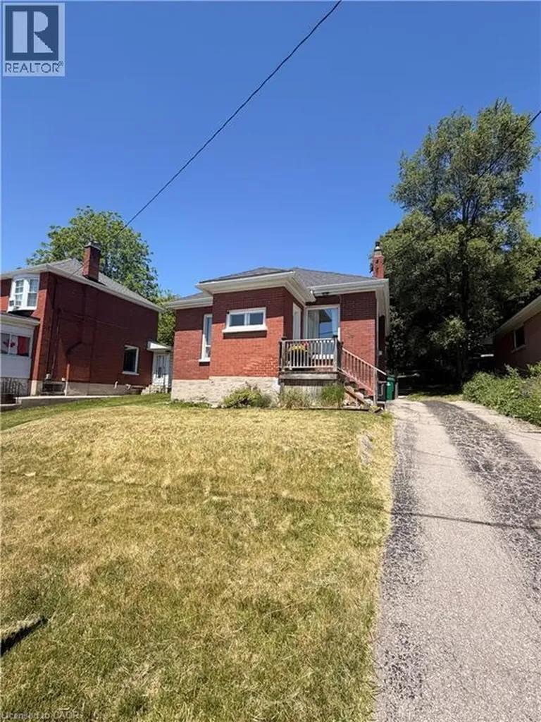 19 Paisley Heights Cambridge ON N1R 1B4