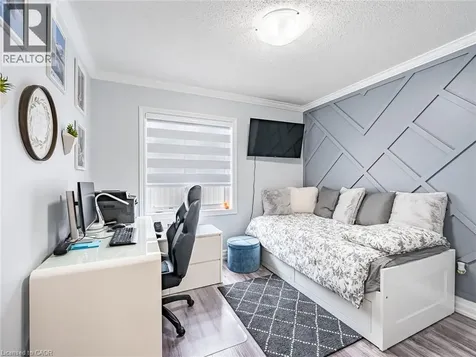 253 Greenwood Drive Angus ON L0M 1B4