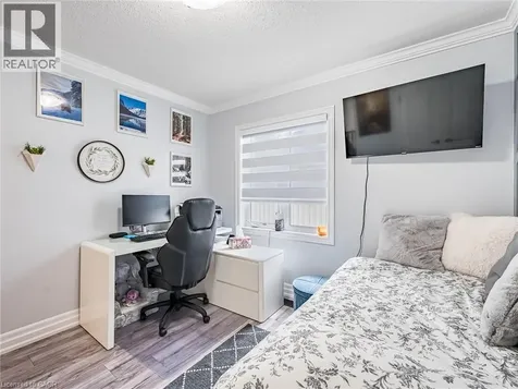 253 Greenwood Drive Angus ON L0M 1B4