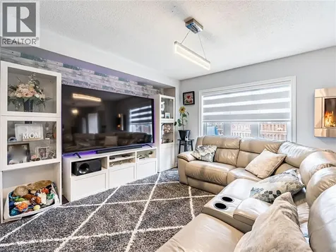 253 Greenwood Drive Angus ON L0M 1B4