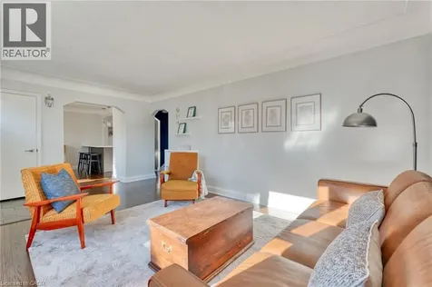 298 East 36th Street Hamilton ON L8V 3Z8