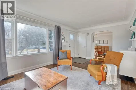 298 East 36th Street Hamilton ON L8V 3Z8