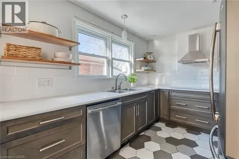 298 East 36th Street Hamilton ON L8V 3Z8