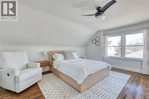 298 East 36th Street Hamilton ON L8V 3Z8