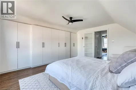 298 East 36th Street Hamilton ON L8V 3Z8
