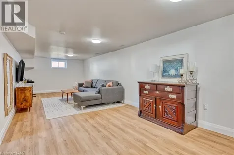 298 East 36th Street Hamilton ON L8V 3Z8