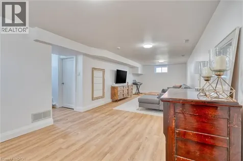 298 East 36th Street Hamilton ON L8V 3Z8
