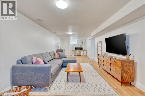 298 East 36th Street Hamilton ON L8V 3Z8