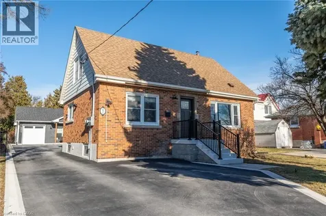 298 East 36th Street Hamilton ON L8V 3Z8