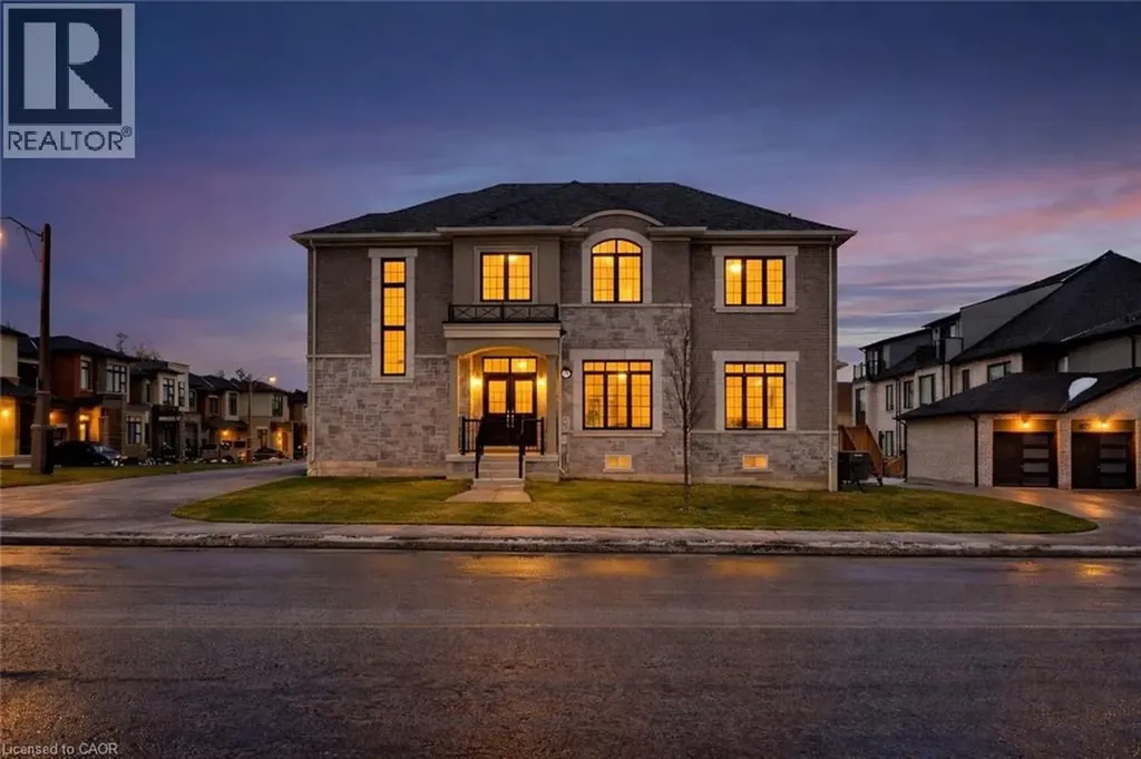 132 Settlers Road East Oakville ON L6H 0Y3