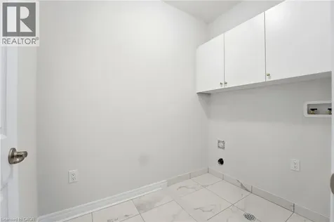 132 Settlers Road East Oakville ON L6H 0Y3