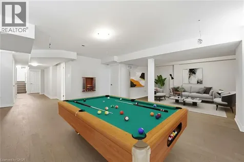 132 Settlers Road East Oakville ON L6H 0Y3