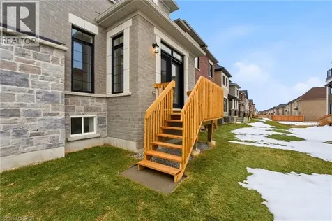 132 Settlers Road East Oakville ON L6H 0Y3