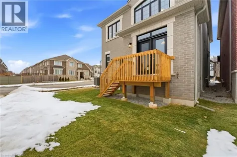 132 Settlers Road East Oakville ON L6H 0Y3
