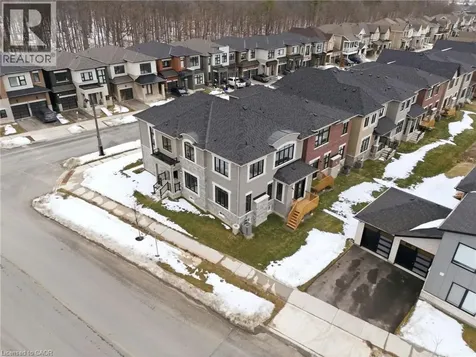 132 Settlers Road East Oakville ON L6H 0Y3
