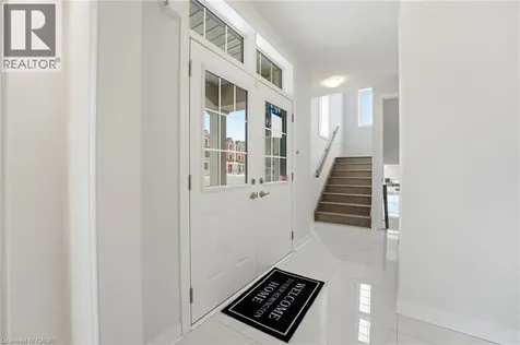 132 Settlers Road East Oakville ON L6H 0Y3