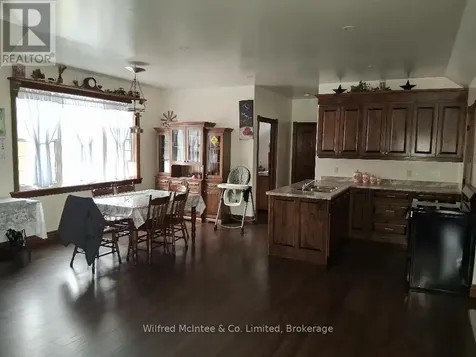1984 Kincardine Kinloss Street Huron-kinloss ON N2Z 2X4