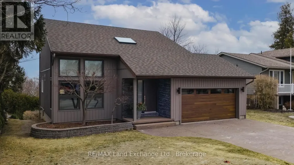 222 Penetangore Row Kincardine ON N2Z 2P6