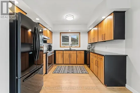 222 Penetangore Row Kincardine ON N2Z 2P6