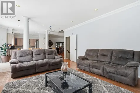 2104 Sandy Oaks Drive Ottawa ON K1W 1H5