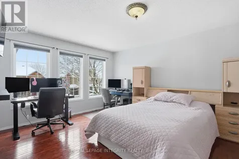 2104 Sandy Oaks Drive Ottawa ON K1W 1H5