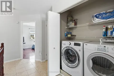 2104 Sandy Oaks Drive Ottawa ON K1W 1H5