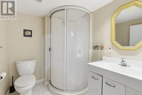 2104 Sandy Oaks Drive Ottawa ON K1W 1H5