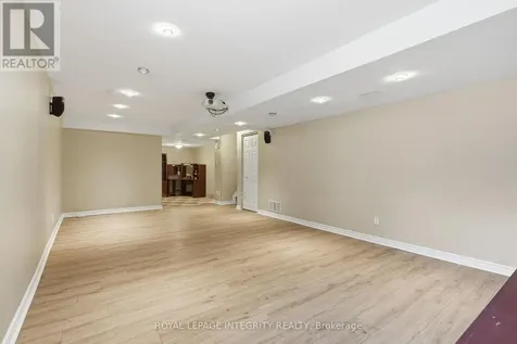 2104 Sandy Oaks Drive Ottawa ON K1W 1H5