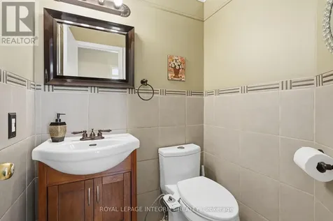 2104 Sandy Oaks Drive Ottawa ON K1W 1H5