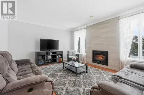 2104 Sandy Oaks Drive Ottawa ON K1W 1H5
