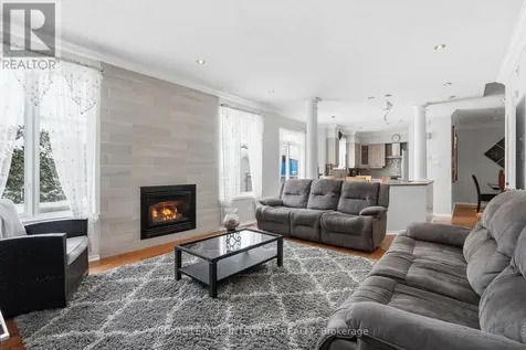 2104 Sandy Oaks Drive Ottawa ON K1W 1H5
