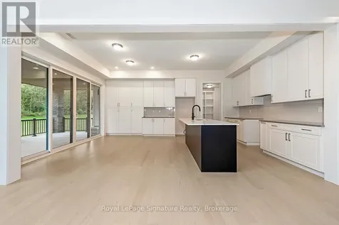 126 Dorothy Drive Blue Mountains ON N0H 1J0