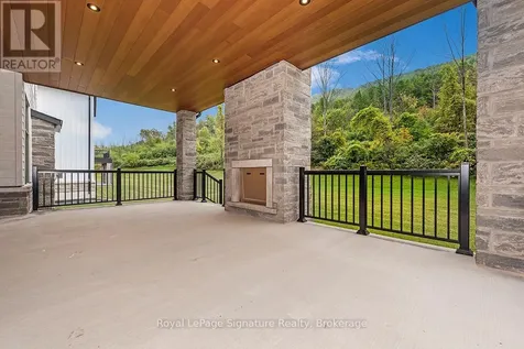126 Dorothy Drive Blue Mountains ON N0H 1J0