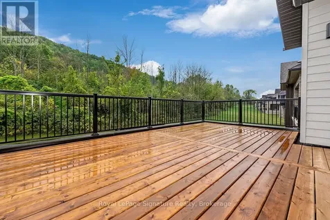 126 Dorothy Drive Blue Mountains ON N0H 1J0
