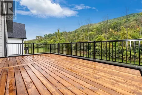126 Dorothy Drive Blue Mountains ON N0H 1J0